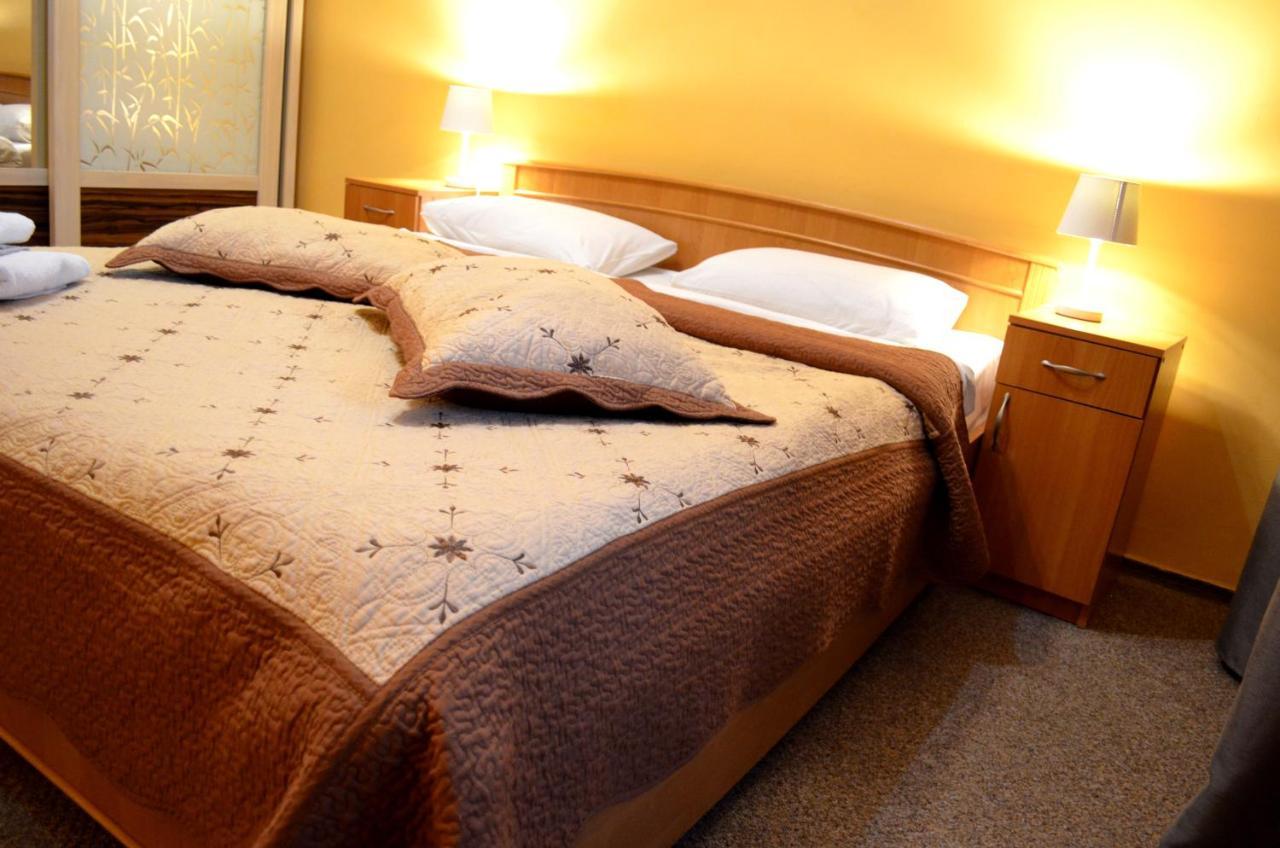 Chapayev Apartments Kiev Eksteriør billede